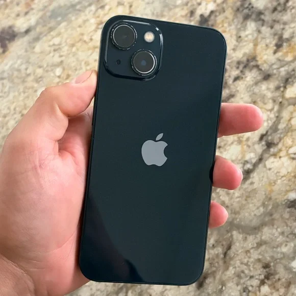 Apple iPhone 13 128GB Midnight Factory Unlocked Excellent Condition No Scratches